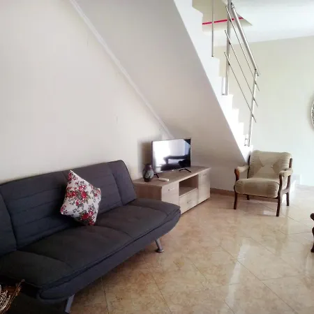 Evis Maisonette With Sea View شقة *