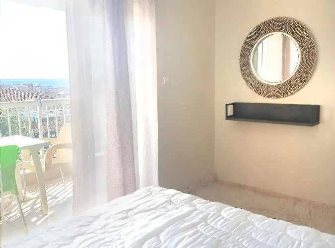 Evis Maisonette With Sea View فلوغيتا