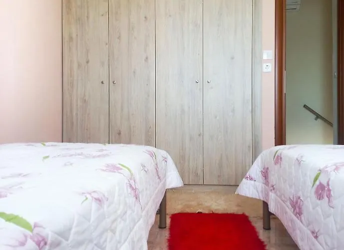 Evis Maisonette With Sea View شقة